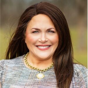 Meet your Posher, Holly